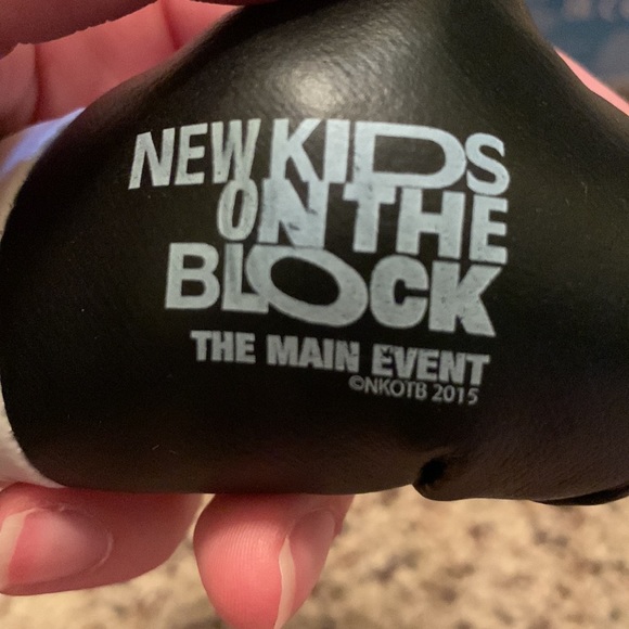 New kids on the block tour keychain - Picture 4 of 4